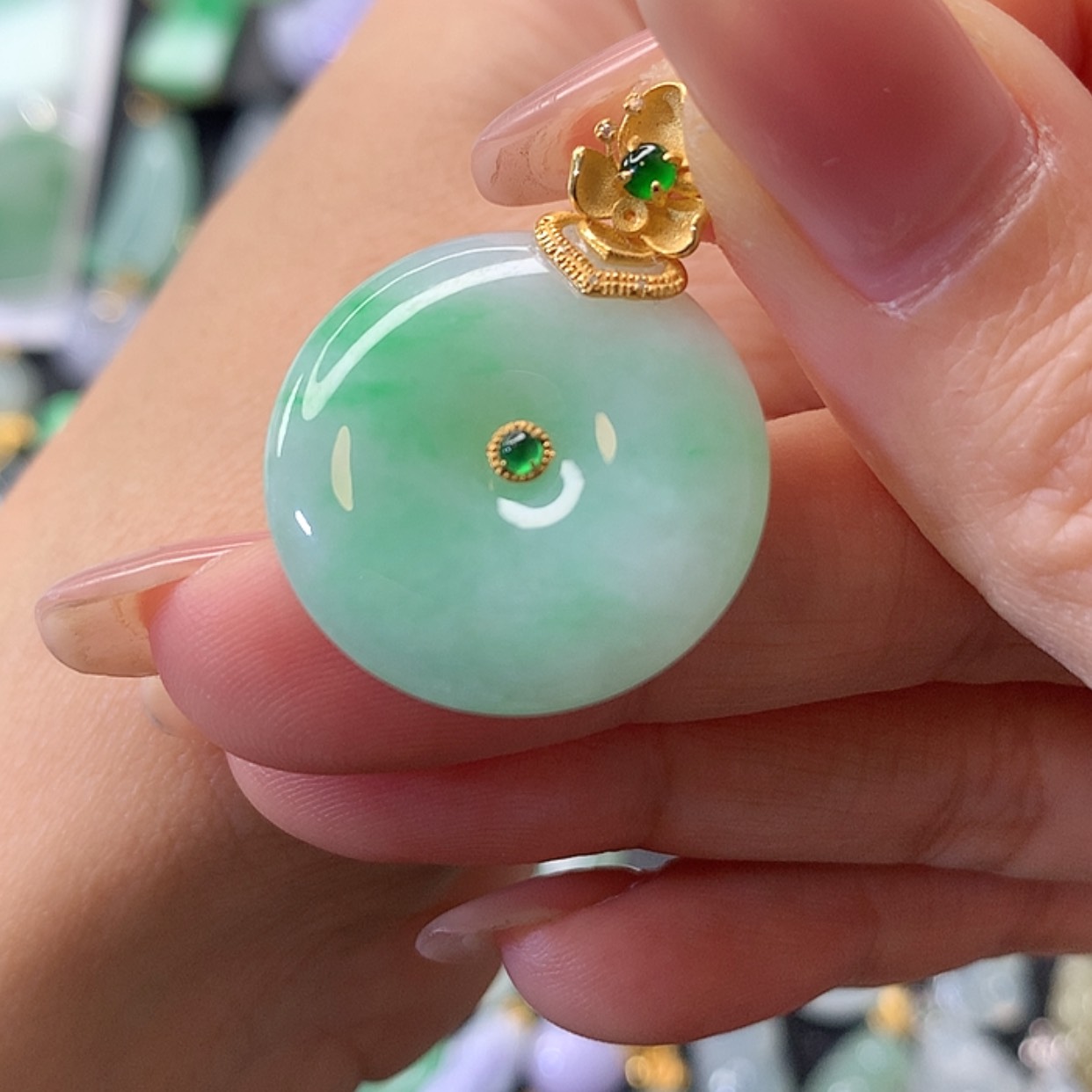 【闪购商品】翡翠吊坠(赠链)18K金镶嵌