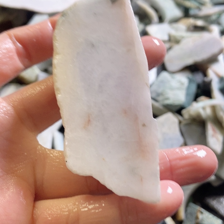 翡翠颈饰未镶嵌天然翡翠