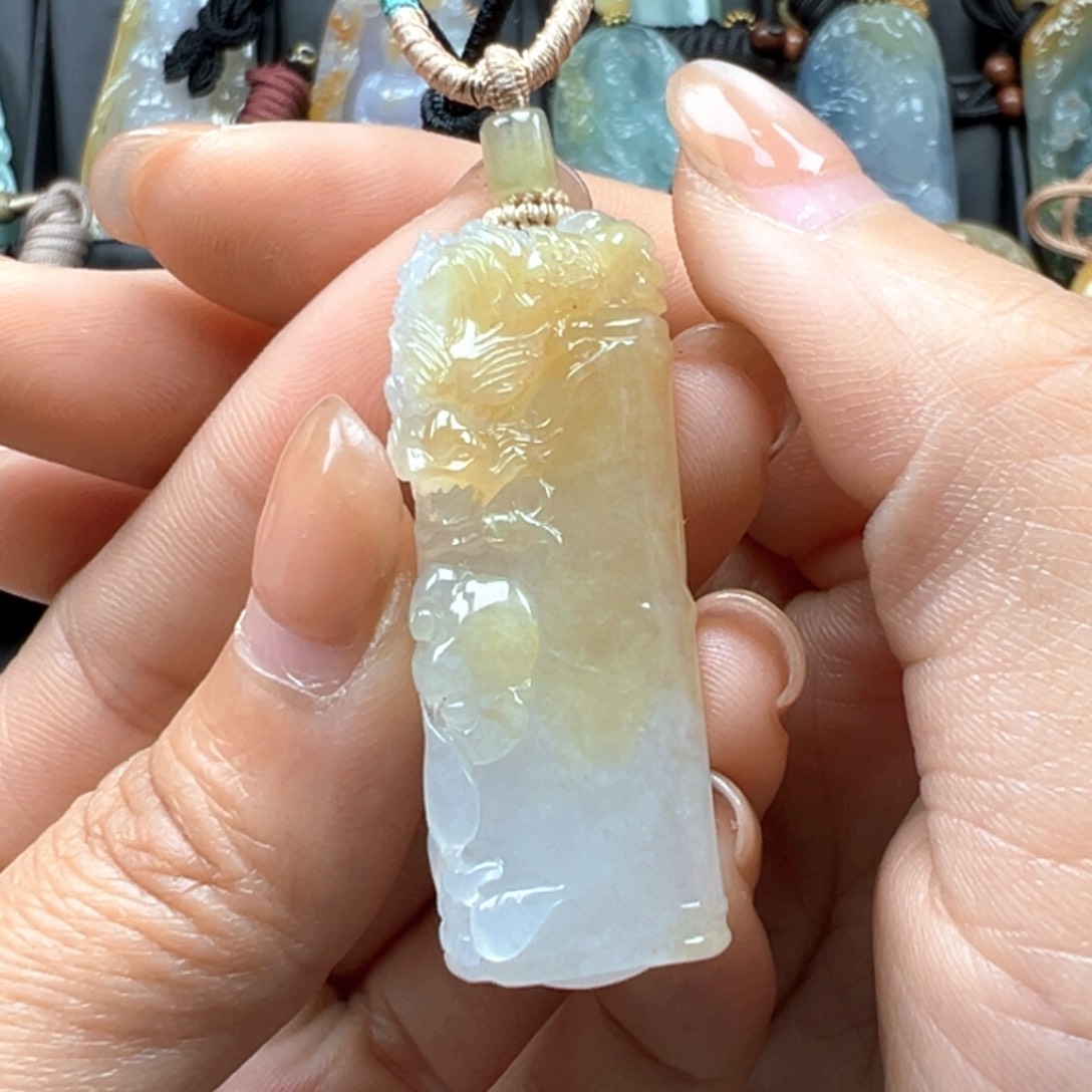 翡翠颈饰未镶嵌竹节