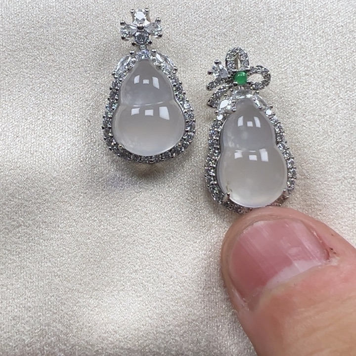 石英质玉合金颈饰福禄