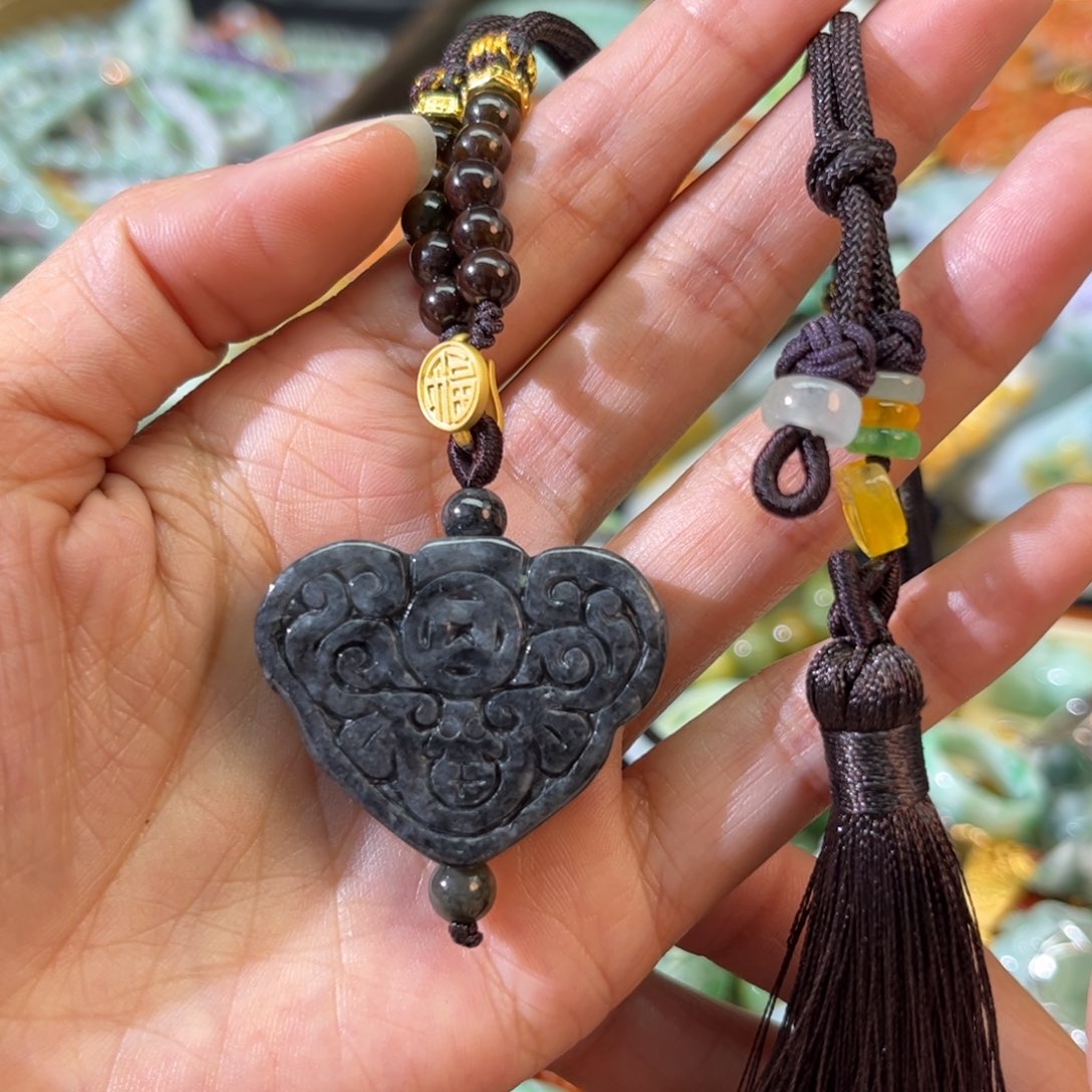 翡翠颈饰未镶嵌待编款