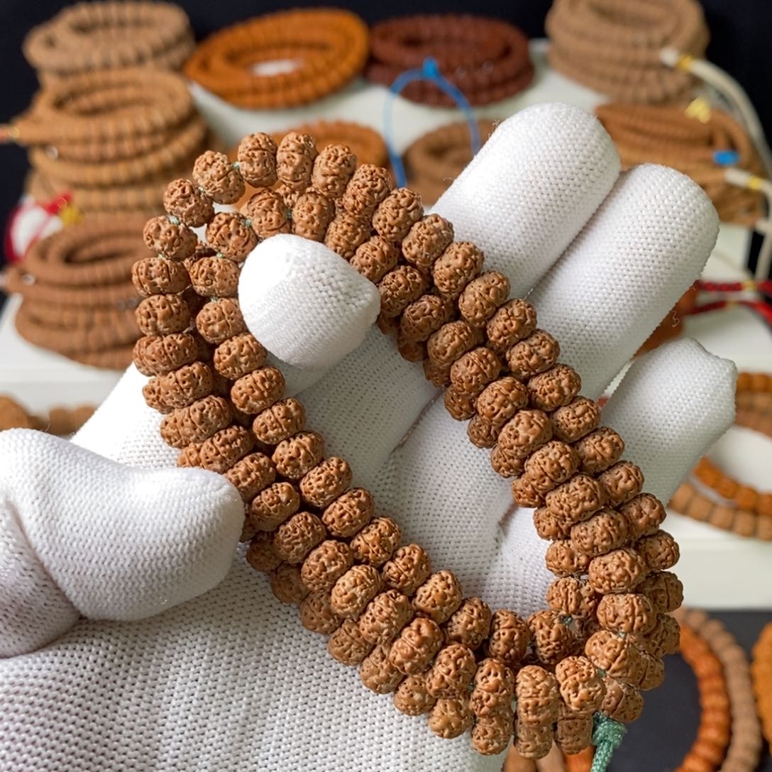 金刚菩提手串五瓣飞碟平细，尺寸8