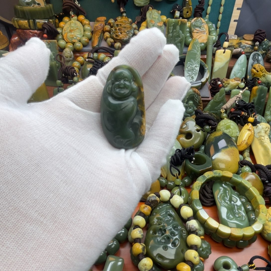 岫岩河磨玉（透闪石质玉）未镶嵌颈饰