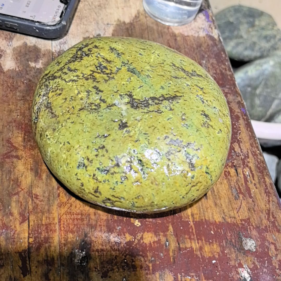 亭***萓藏玉药王石原石一个摆件