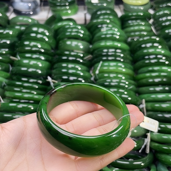 未镶嵌手镯和田玉（碧玉）