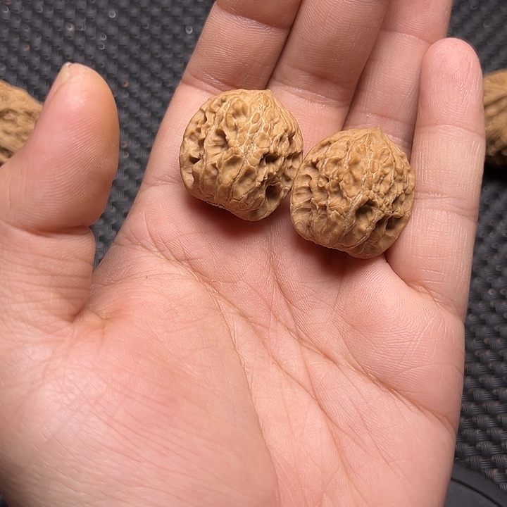 文玩核桃吊坠野生