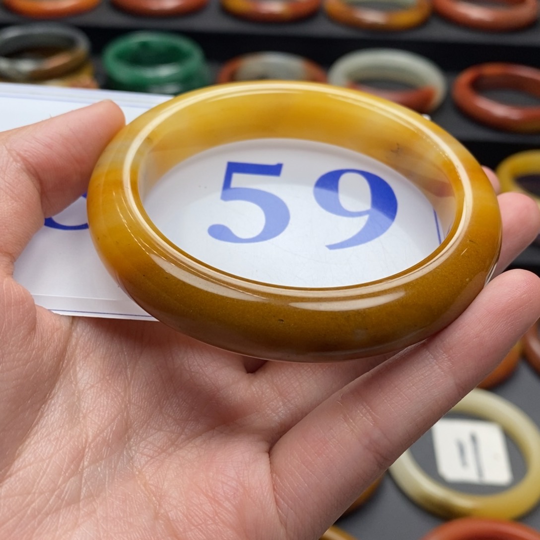 石英质玉（黄龙玉）手镯未镶嵌