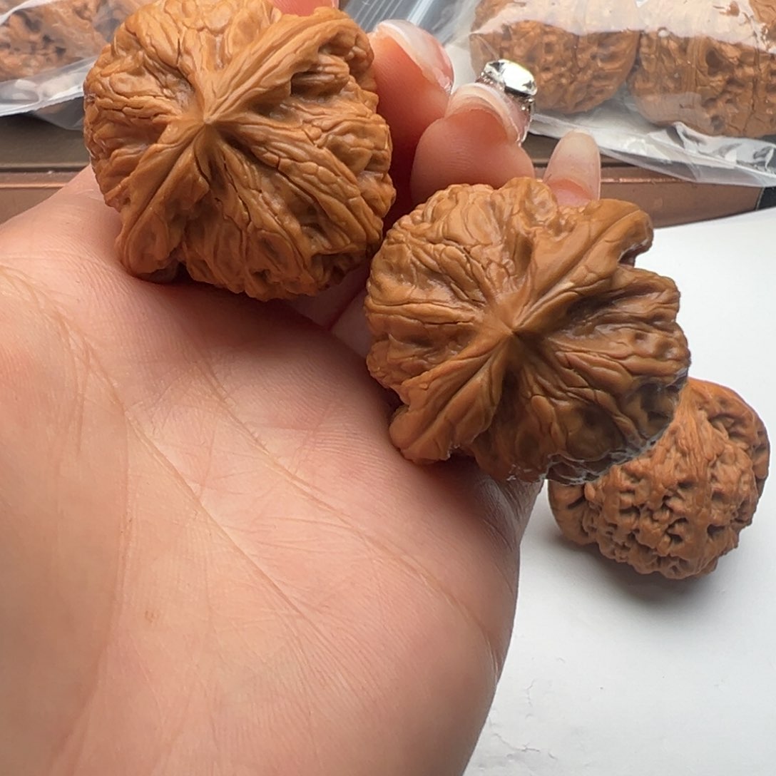文玩核桃把件红锦鲤36丽