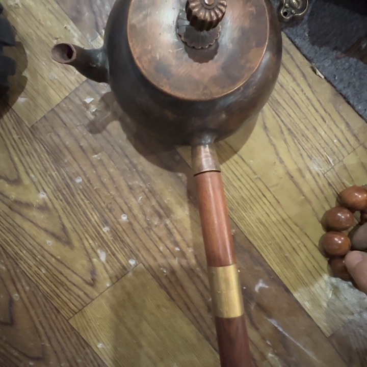 盘青花瓷器小盖子放漏