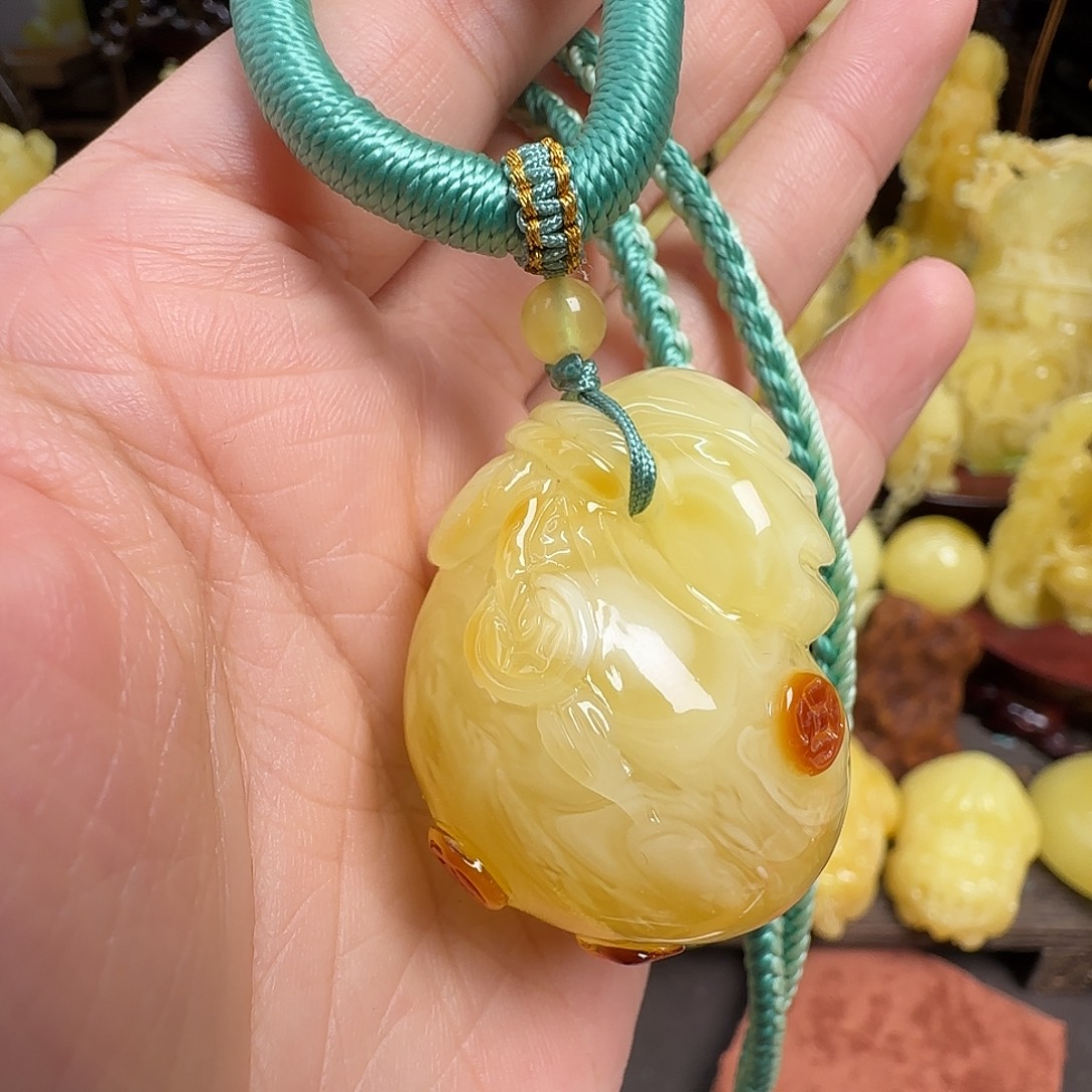 蜜蜡未镶嵌珠宝奇石