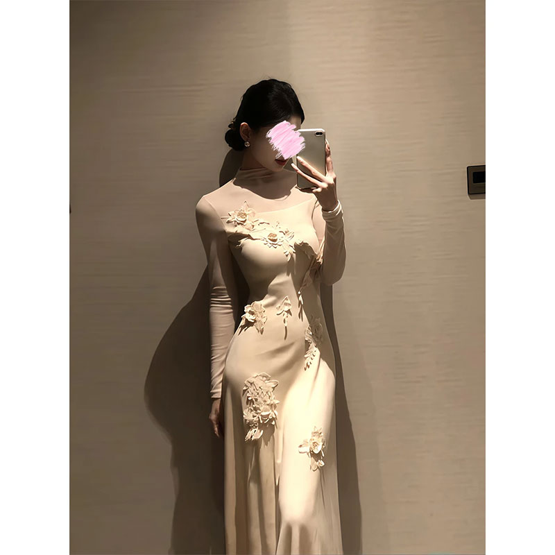 国风立体花朵长袖圆领连衣裙女冬季新款修身显瘦高级感气质长裙子