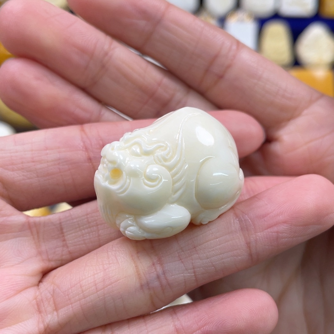 蜜蜡裸石未镶嵌琥珀蜜蜡貔貅吊坠