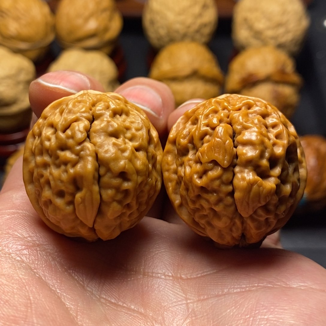 文玩核桃把件34尺云纹舍利