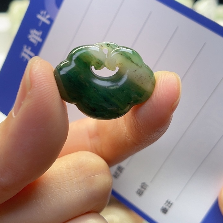 未镶嵌独山玉颈饰