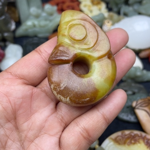 蛇纹石玉颈饰未镶嵌65