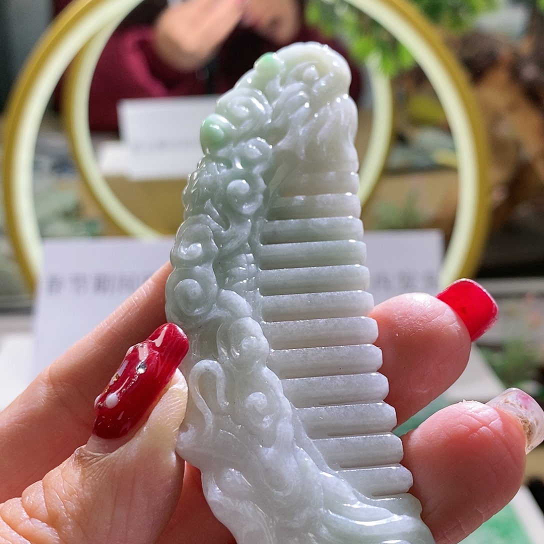 【闪购商品】翡翠颈饰未镶嵌梳子
