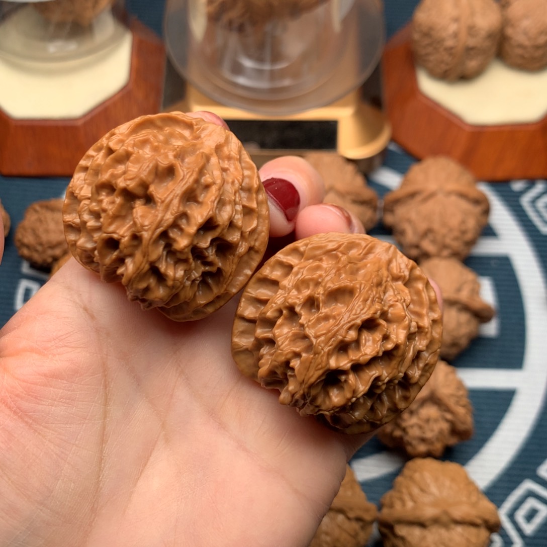 文玩核桃把件苹果园