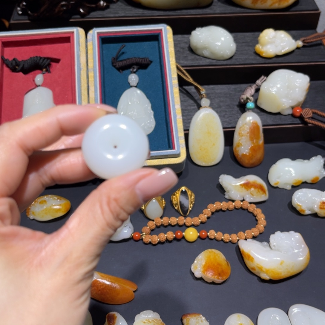 和田玉未镶嵌吊坠(不含链)