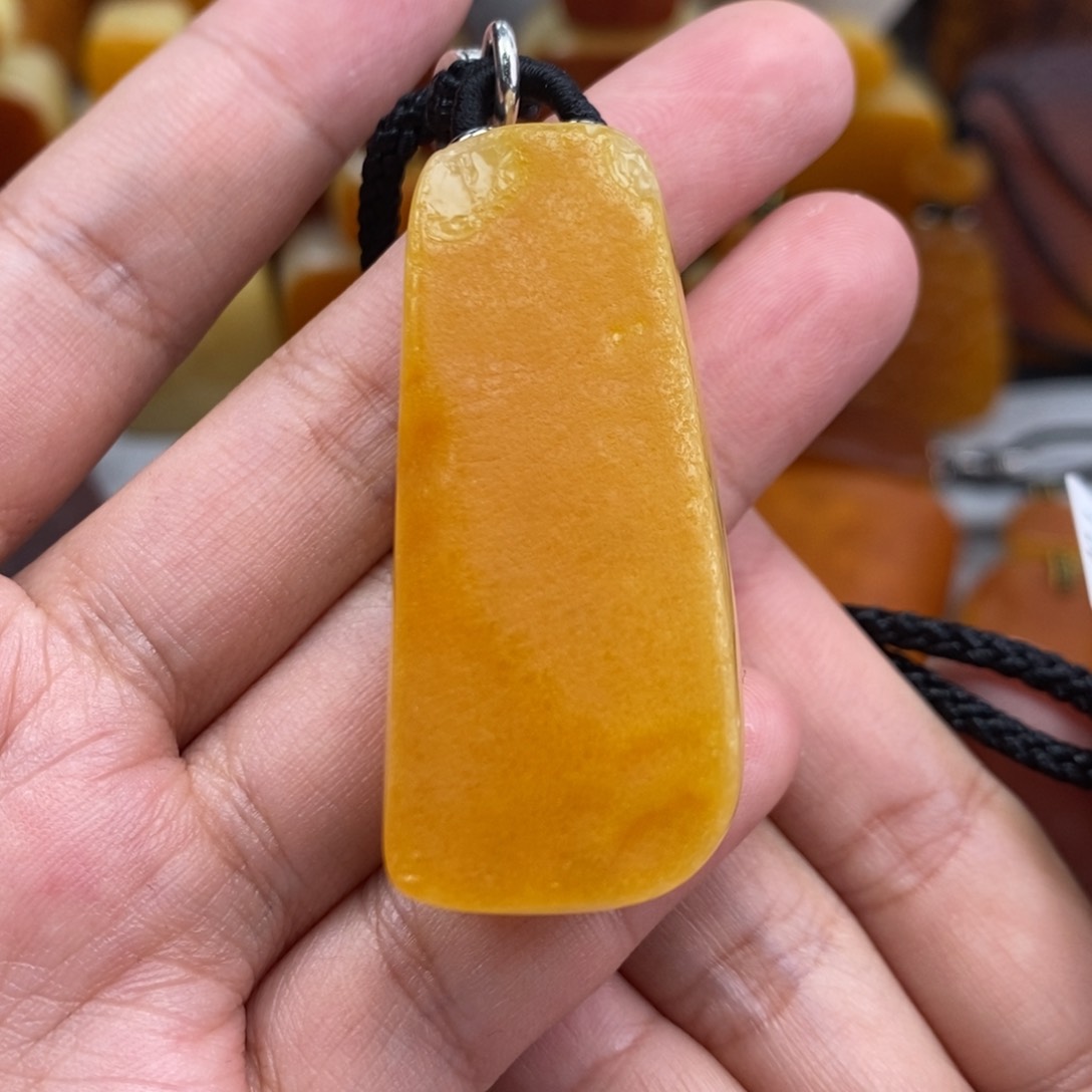 琥珀吊坠(赠链)未镶嵌