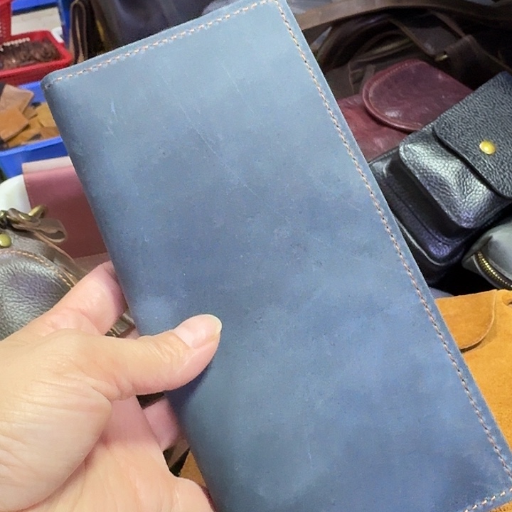 蓝色疯马牛皮长款钱包
