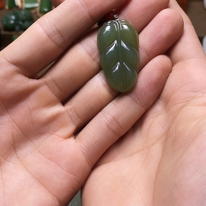 颈饰未镶嵌和田玉红*亮