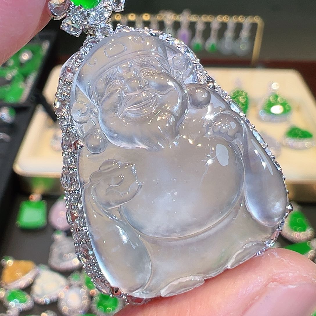 翡翠颈饰18K金镶嵌翡翠