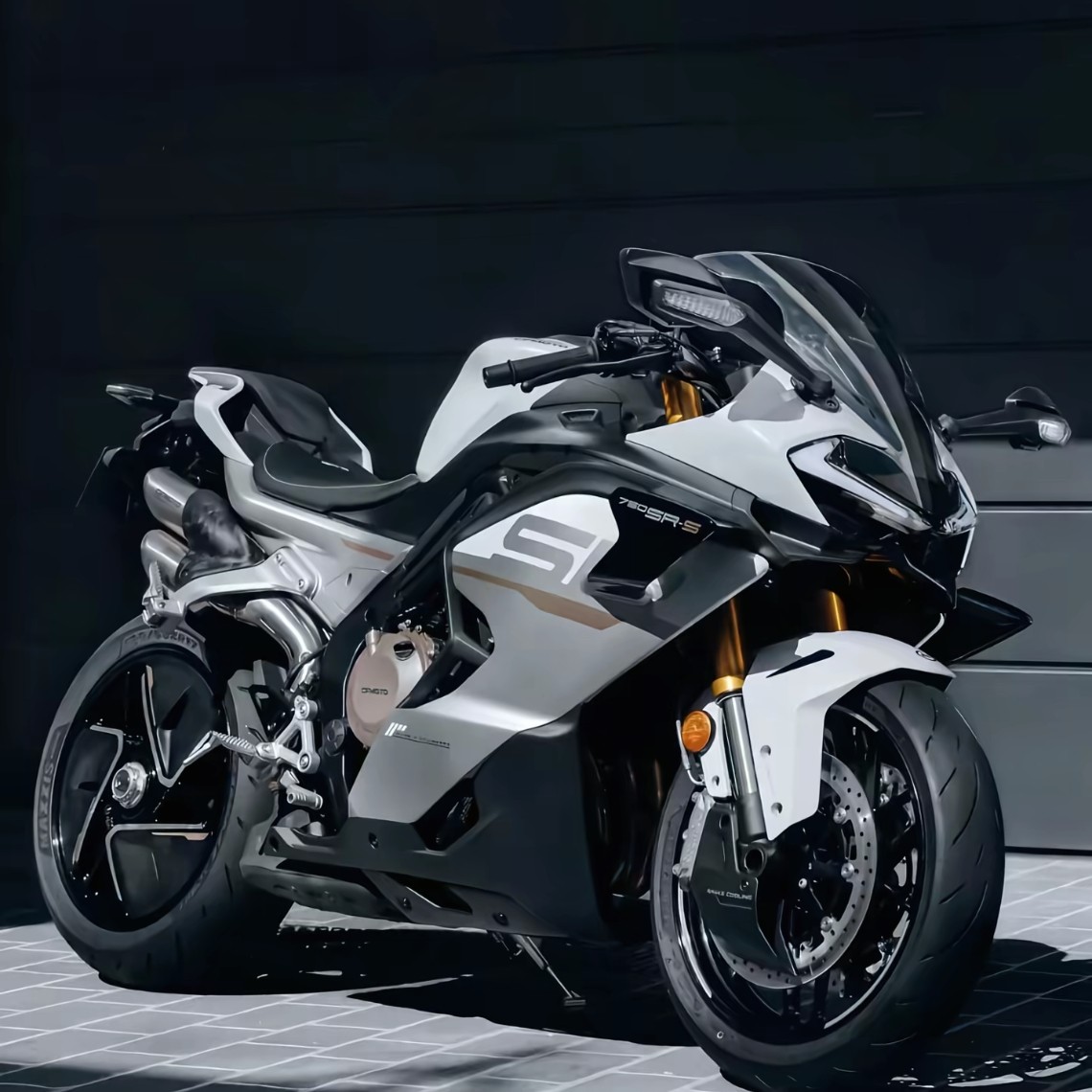 适用于摩托车改装排气春风750sr前中段原厂外观燃尽排气