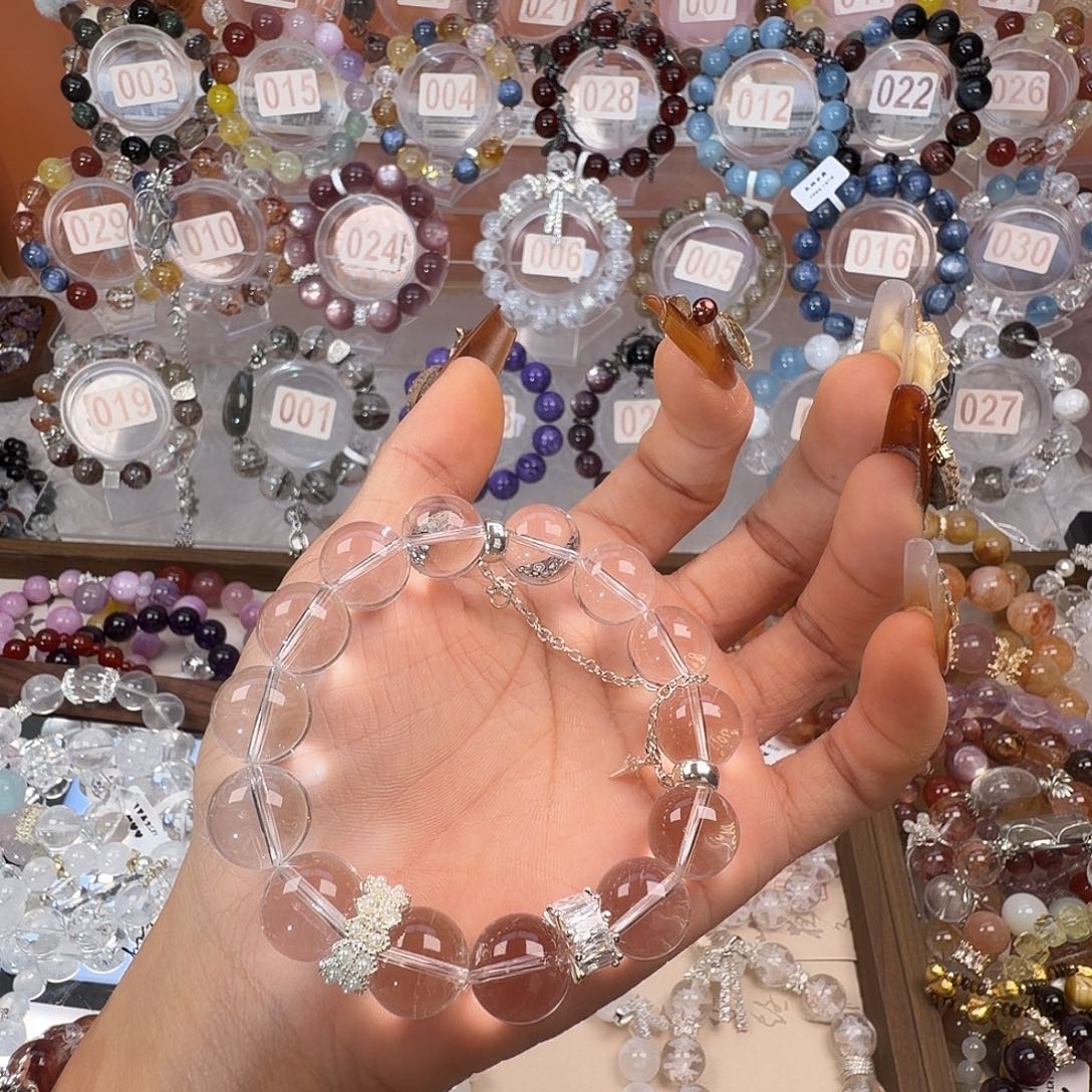 椰****手链合金水晶白水