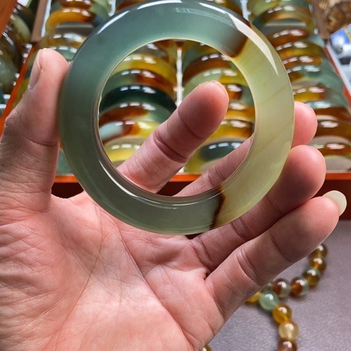 锅***匪蛇纹石玉未镶嵌手镯手串