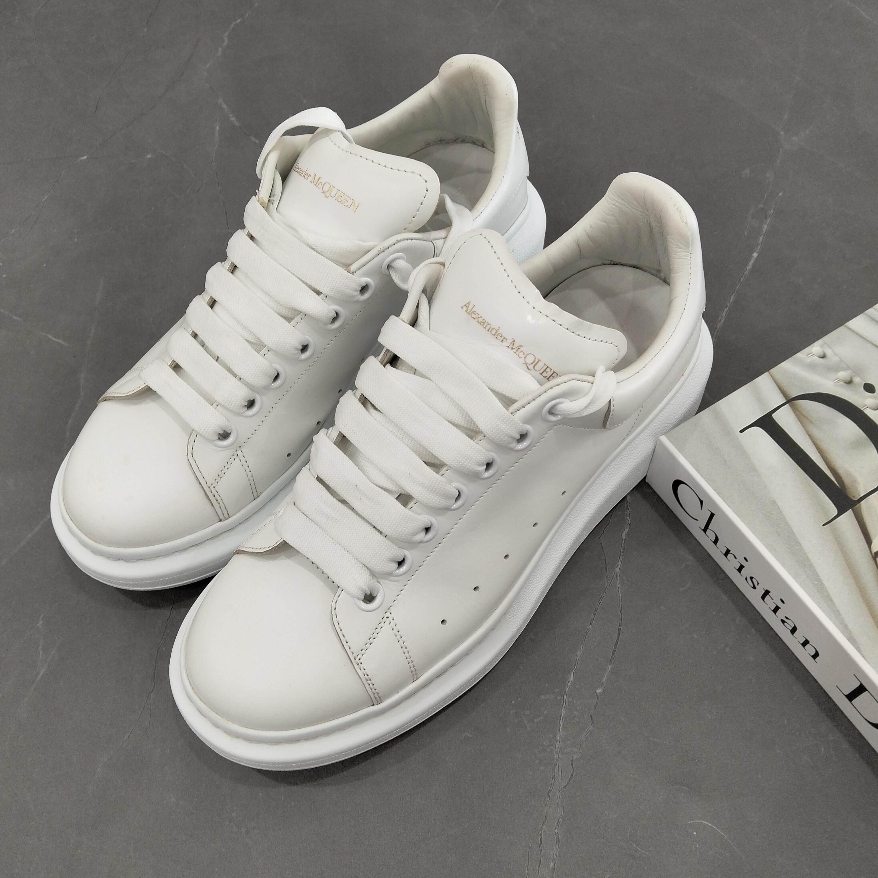 95新 Alexander McQueen/亚历山大·麦昆 小白鞋  41.5码/5437