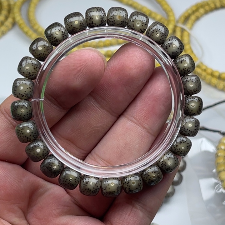 赵****星月菩提手串98黑冰