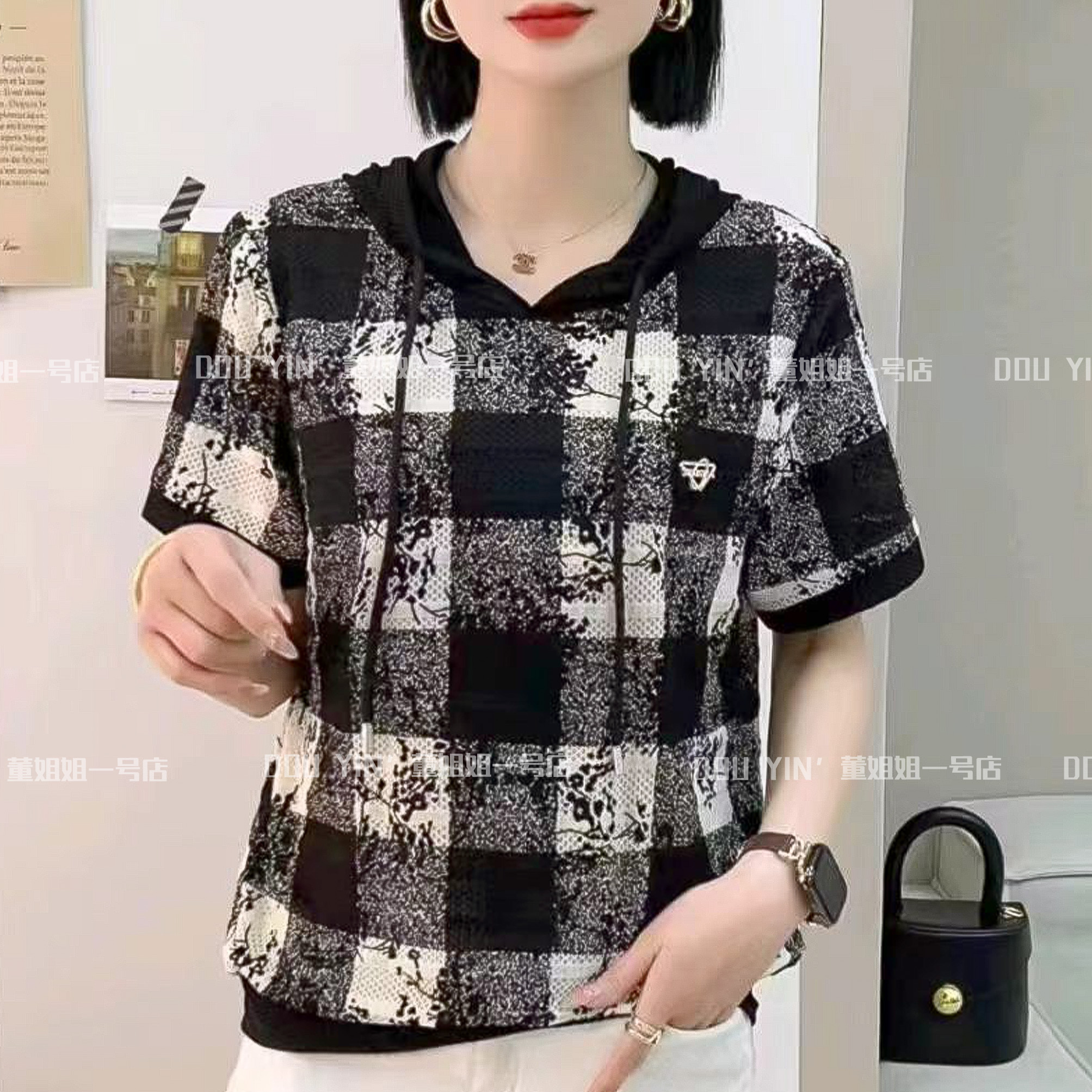 8818时尚休闲速干连帽小衫