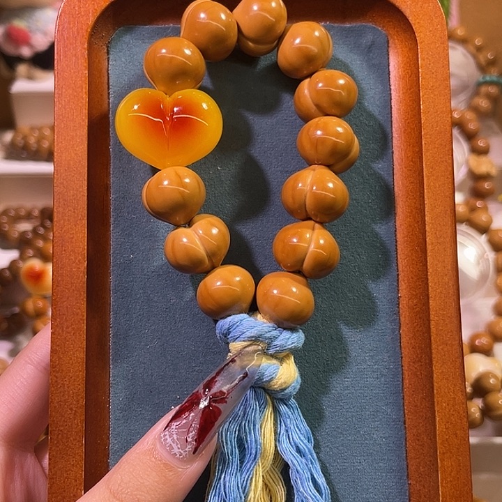 吊坠猴头核桃聚宝盆手工奶油屁桃卡16.8黄心款