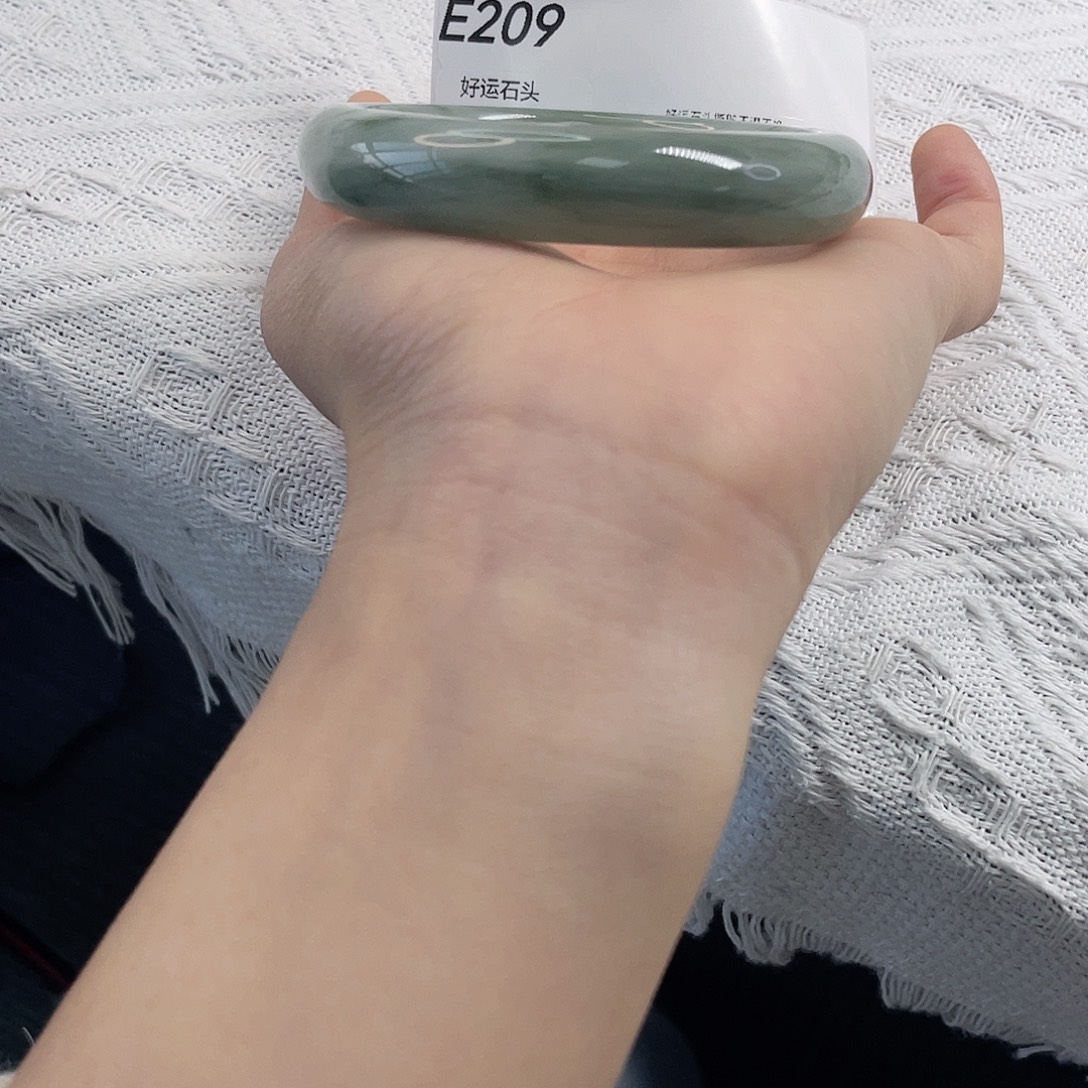 石英质玉未镶嵌手镯209