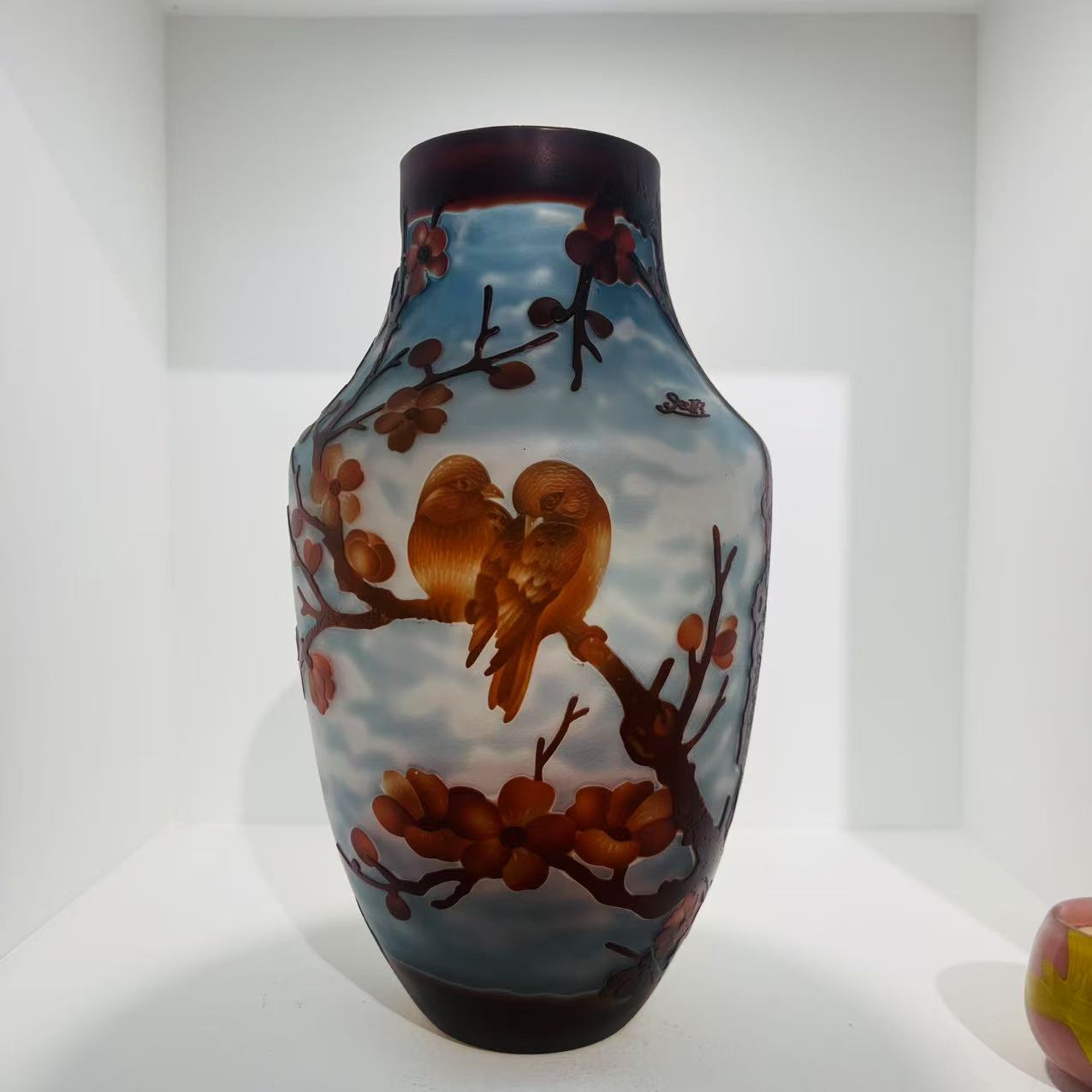 <可清甄选-雀枝>手工磨刻格雷（沙雕）藏品级别琉璃花器