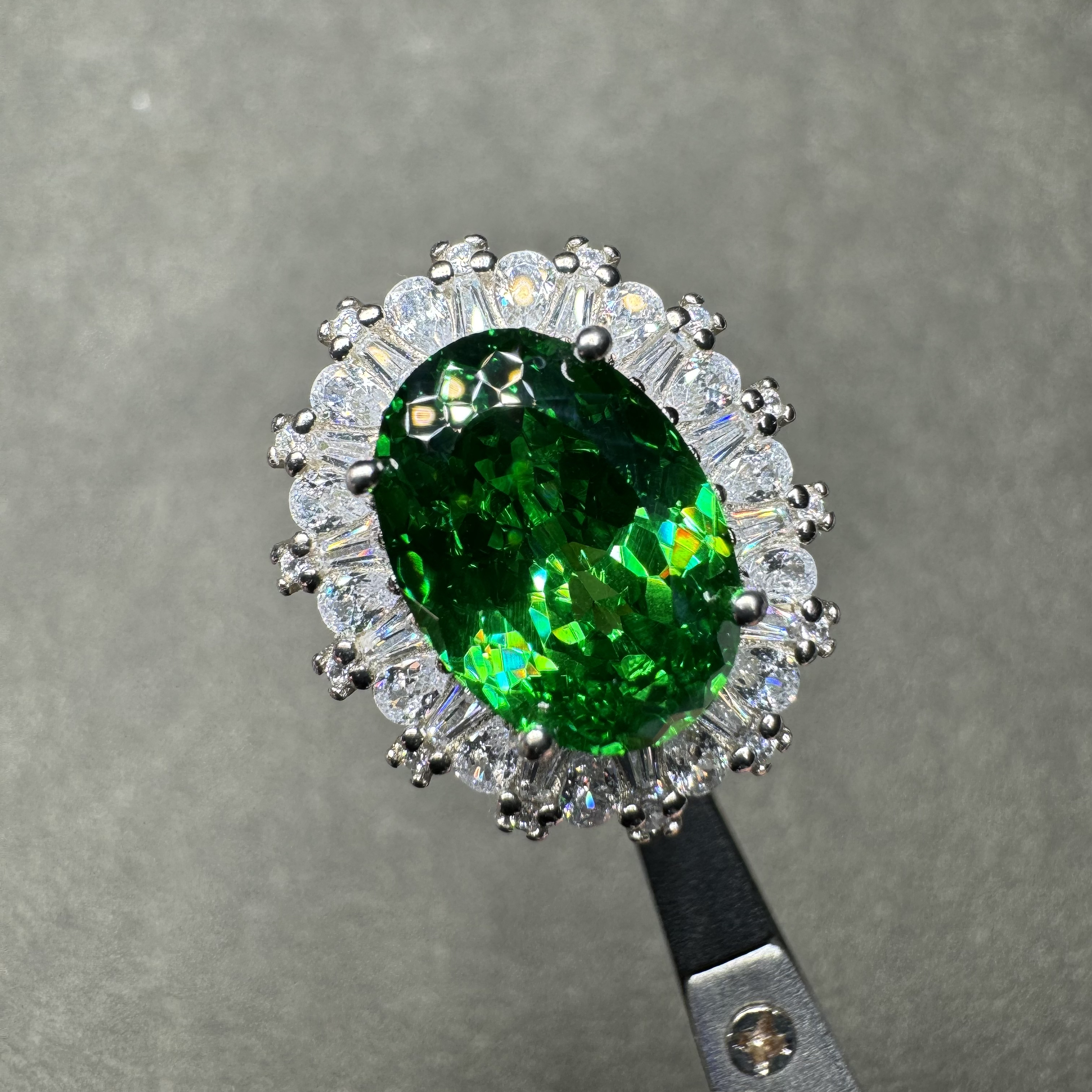 925银戒指 轻奢  s925银 电光绿色10*14  大森林绿碧戒指 012