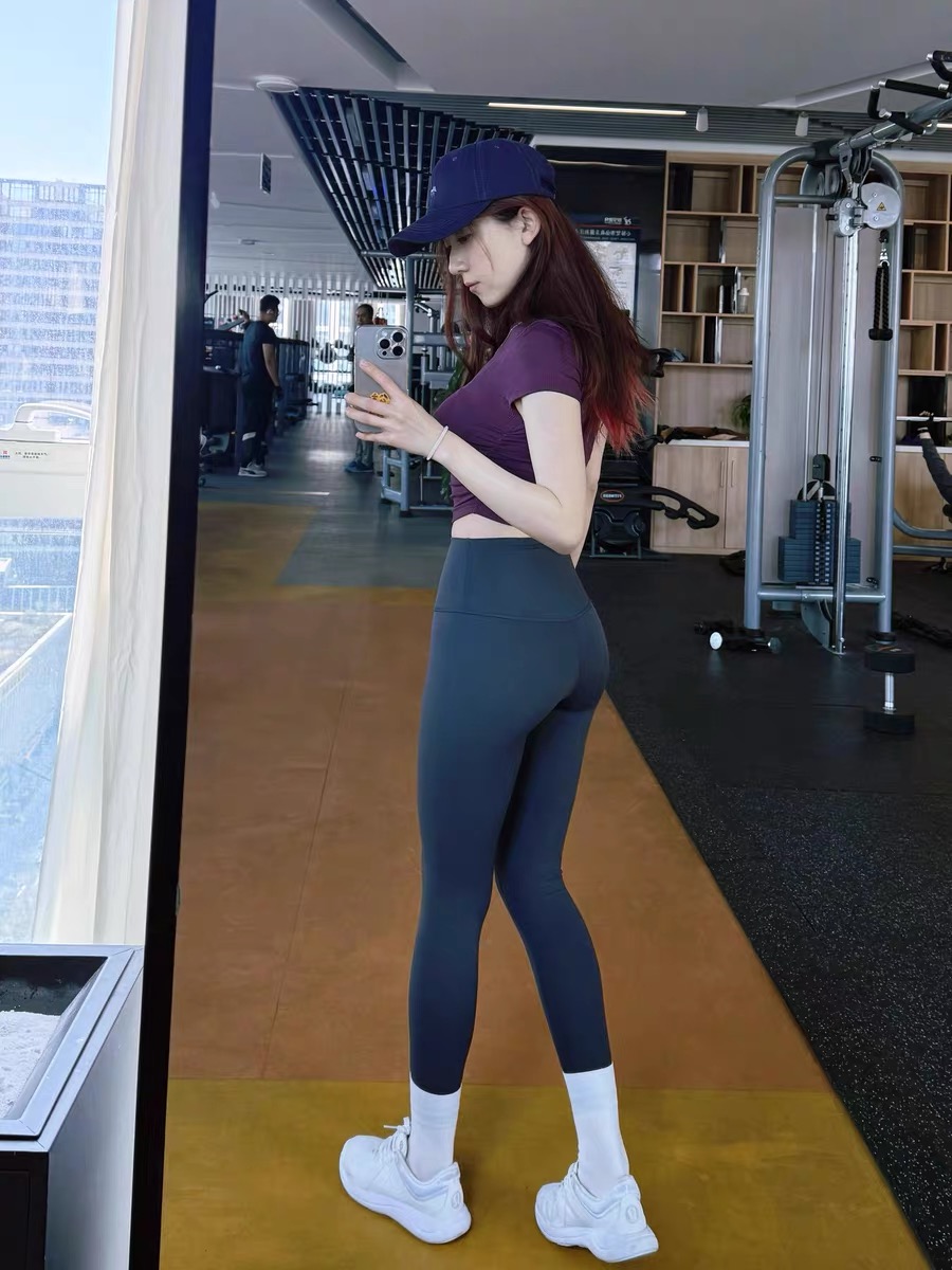 春夏零感瑜伽裤女高腰显瘦提臀一片式无痕收腹运动外穿健身裤