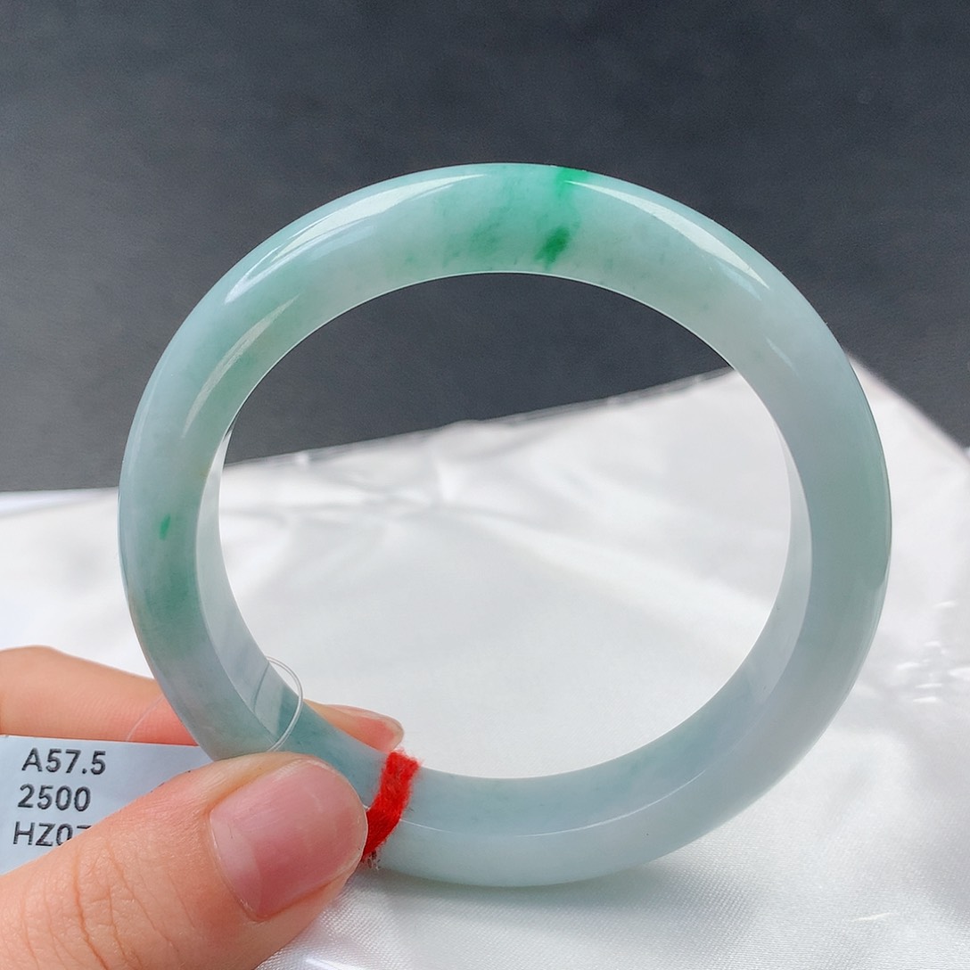 翡翠手镯未镶嵌129正56.7