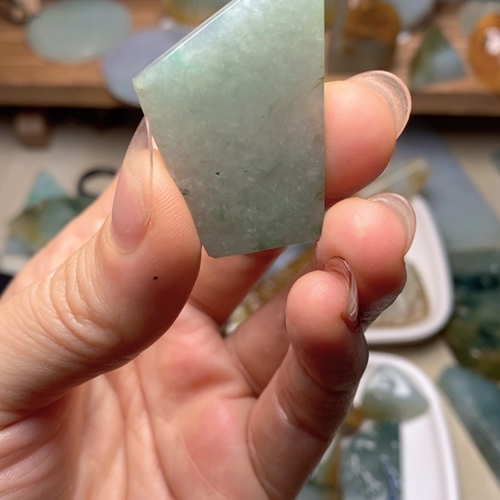 翡翠未镶嵌颈饰天然