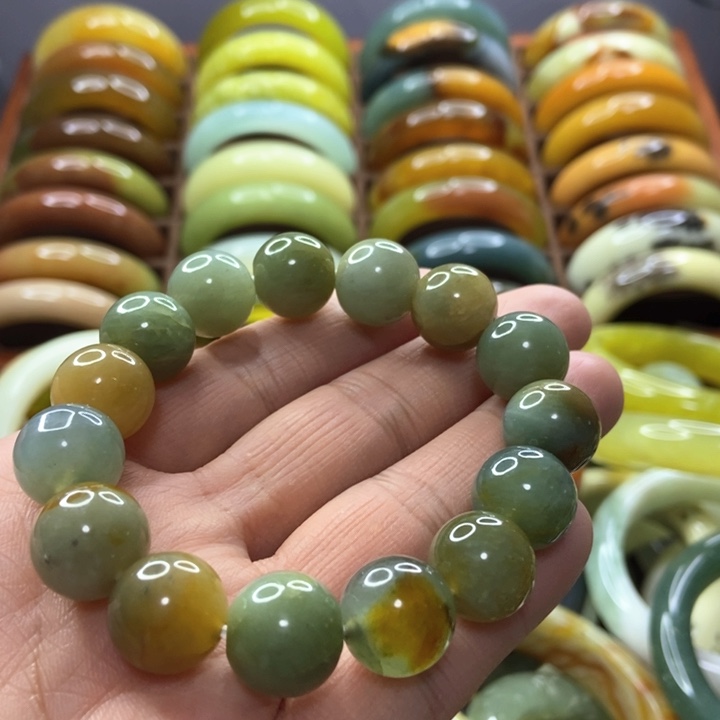 蛇纹石玉手镯未镶嵌