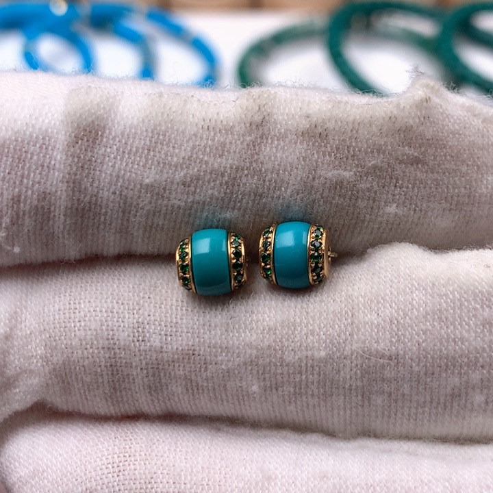 绿松石配饰未镶嵌