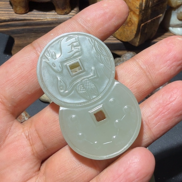 井****和田玉未镶嵌车挂