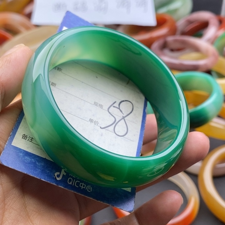 石英质玉手镯未镶嵌