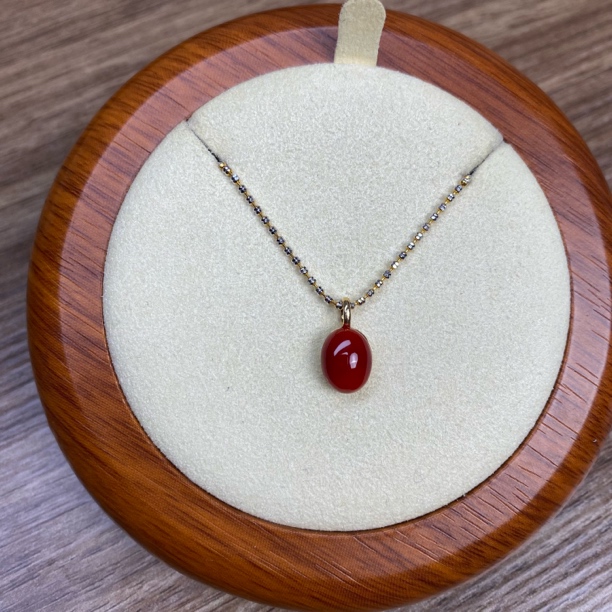 阿卡红珊瑚深牛血红蛋面吊坠优雅气质轻奢极简复古高级感百搭