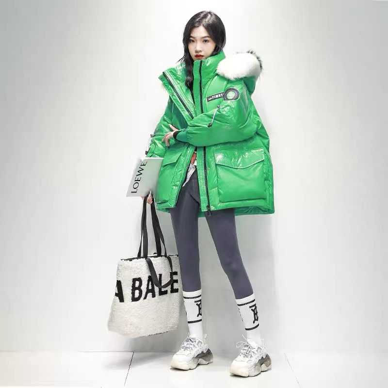 设计感撞色工装连帽羽绒服女冬季2025新款面包服大码潮款外套