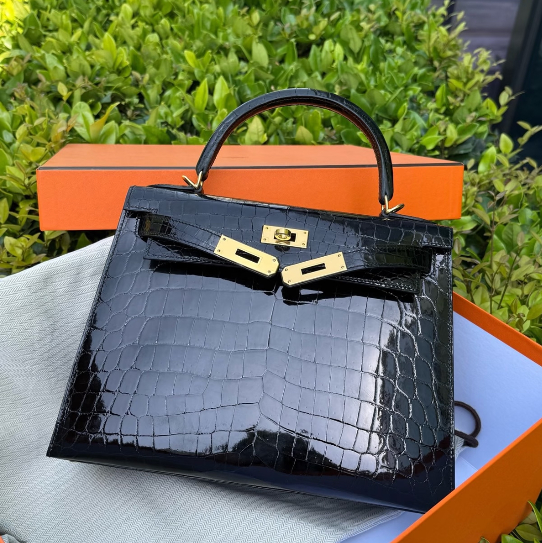 99新 Hermes/爱马仕 kelly32 黑金 亮面两点鳄 框R刻