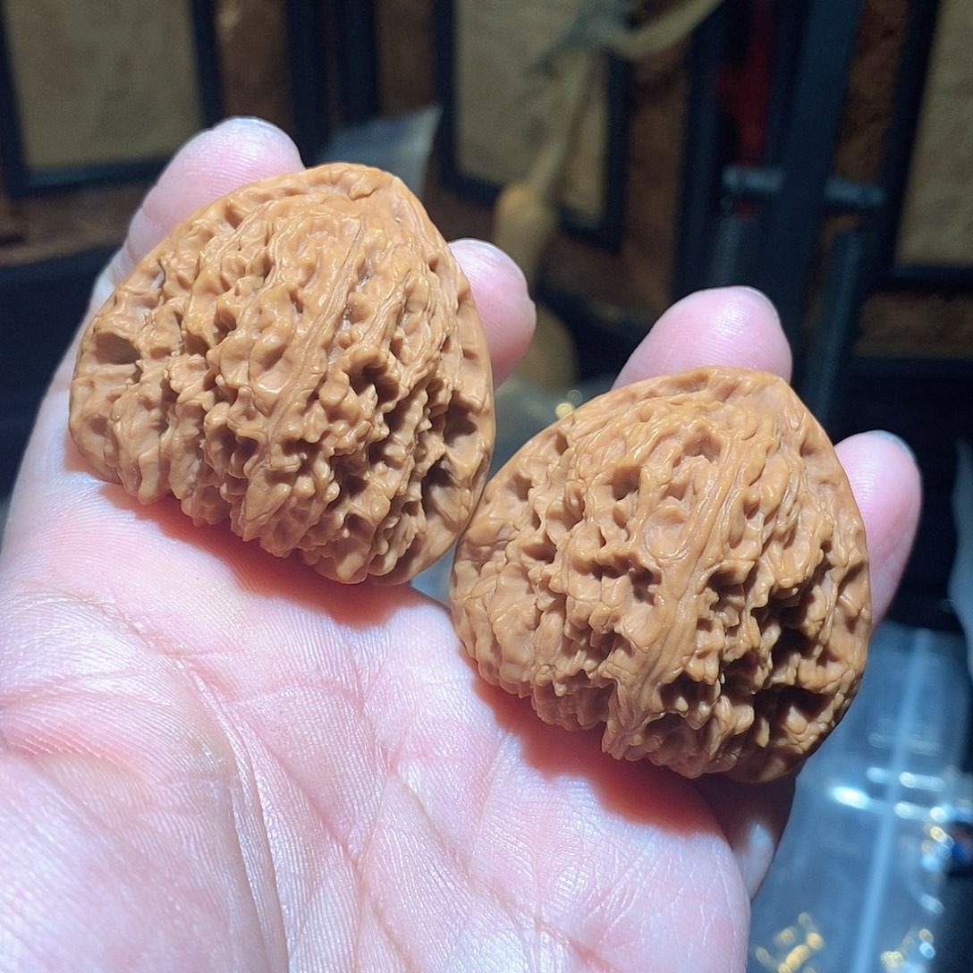 文玩核桃把件44三角南疆石