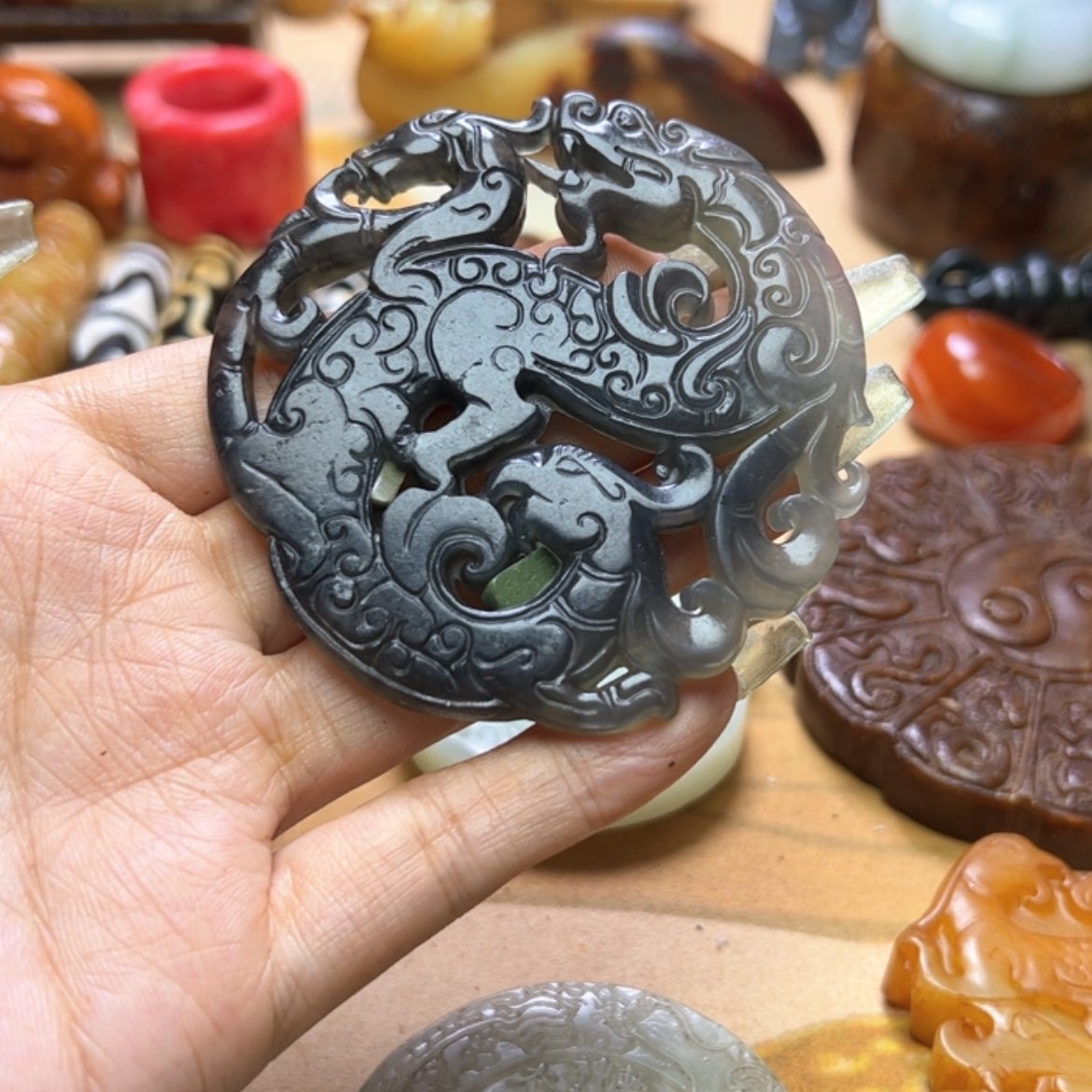 【闪购商品】蛇纹石玉颈饰未镶嵌