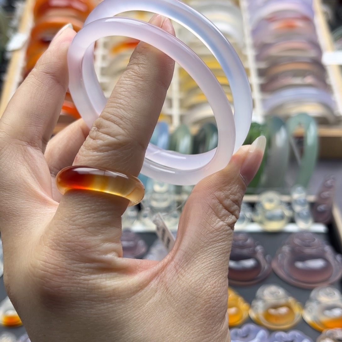 玛瑙/玉髓手镯未镶嵌57