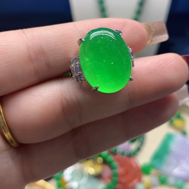 翡翠颈饰未镶嵌吊坠